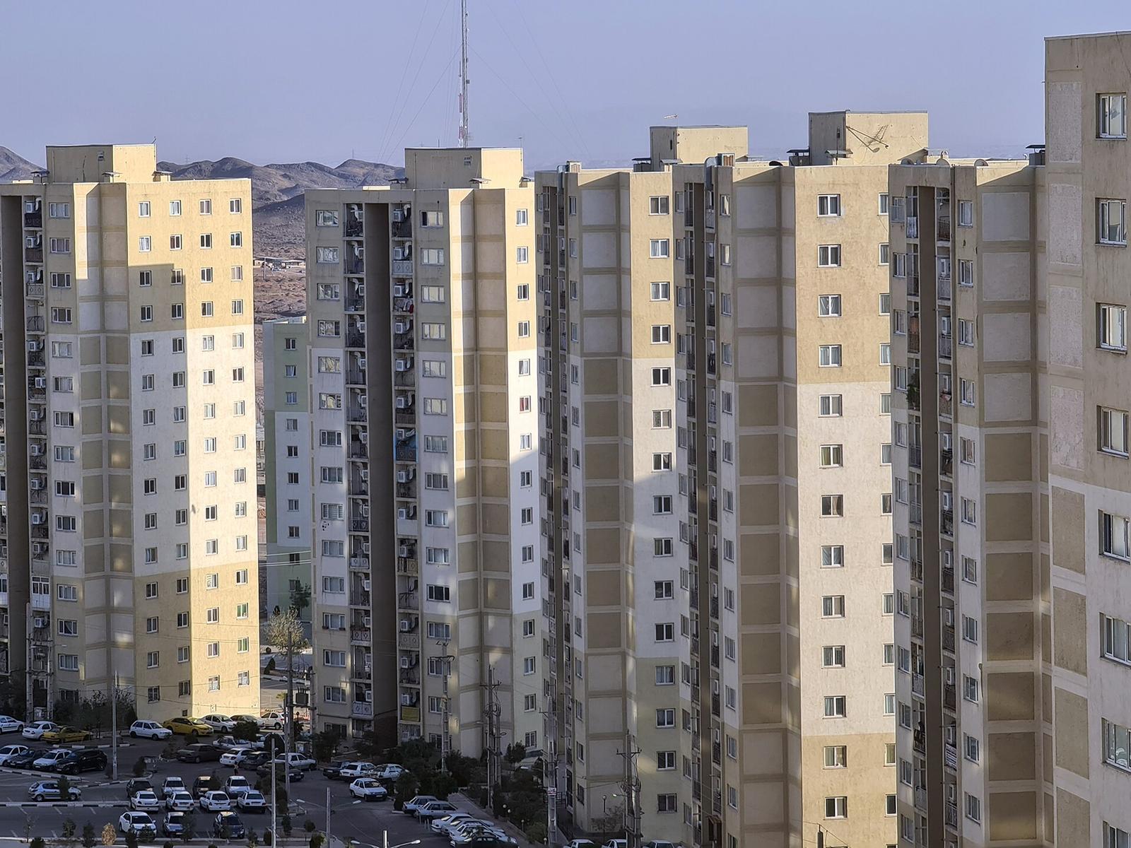 Tehran Residents Rent Expensive Areas, Invest in Affordable Outer Districts