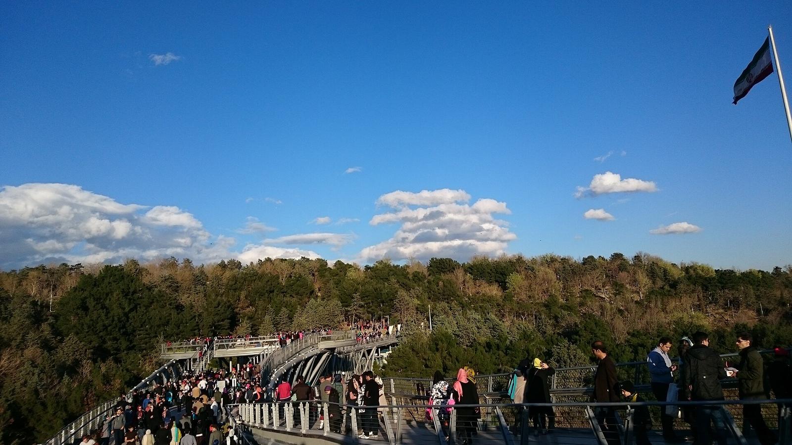 Tabi'at Bridge panoramio (1)