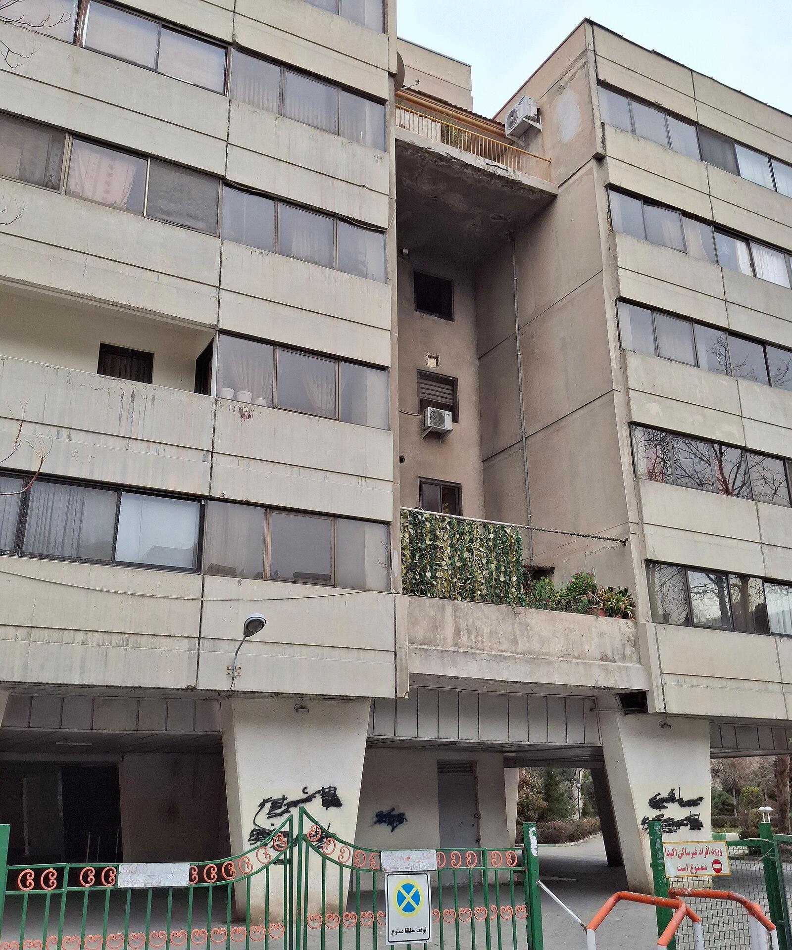 Tehran Property Sellers Cut Prices as Buyer Caution Extends Wait Times